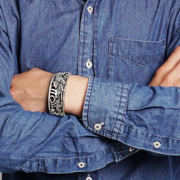 Awakened by the Outcry of the Feared Wolf Cuff Bracelet TBG290